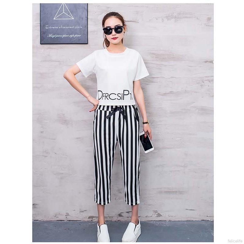 Quần dài kẻ sọc dọc và áo tay ngắn phối chữ thời trang cho nữ