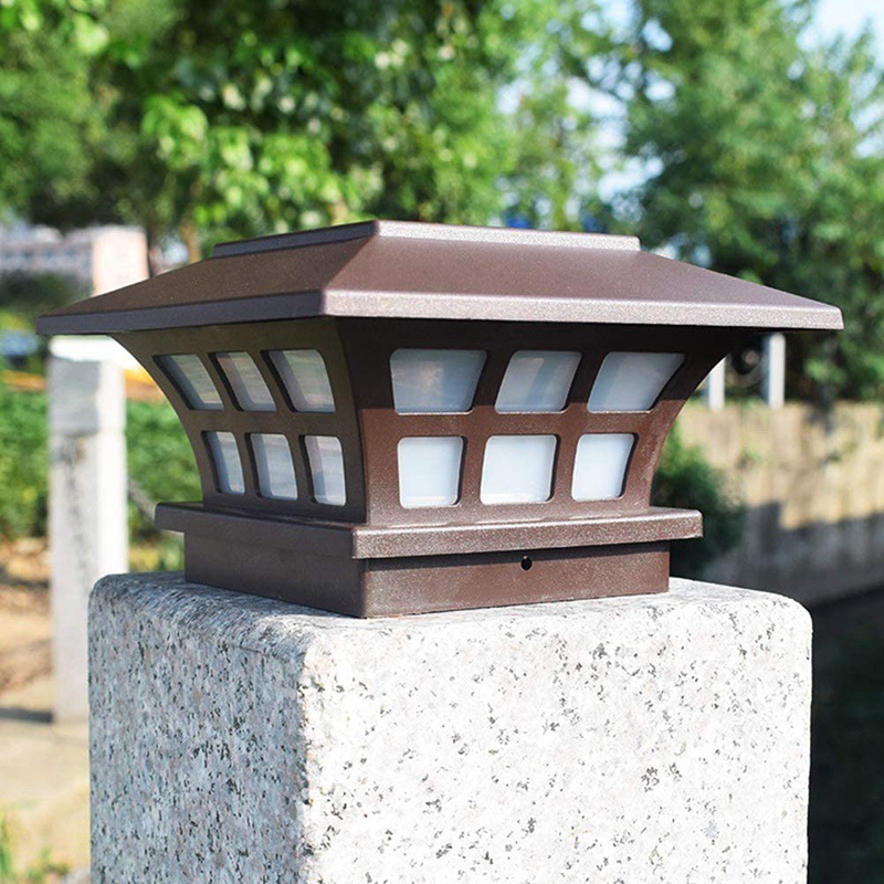 Đèn Gắn Tường Chống Nước Sử Dụng Năng Lượng Mặt Trời