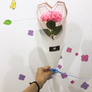 Hoa hồng xoắn túi kim cương sang chảnh