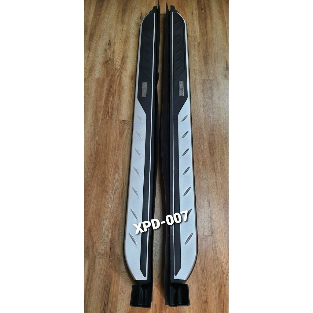 Bậc bệ dẫm đỡ bước chân lên xuống cao cấp dành cho xe Xpander | BigBuy360 - bigbuy360.vn