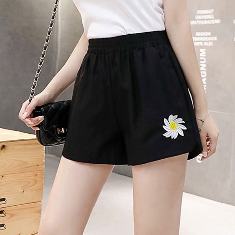 [Có kèm video] Quần short cotton in hình hoa cúc nữ siêu xinh | BigBuy360 - bigbuy360.vn