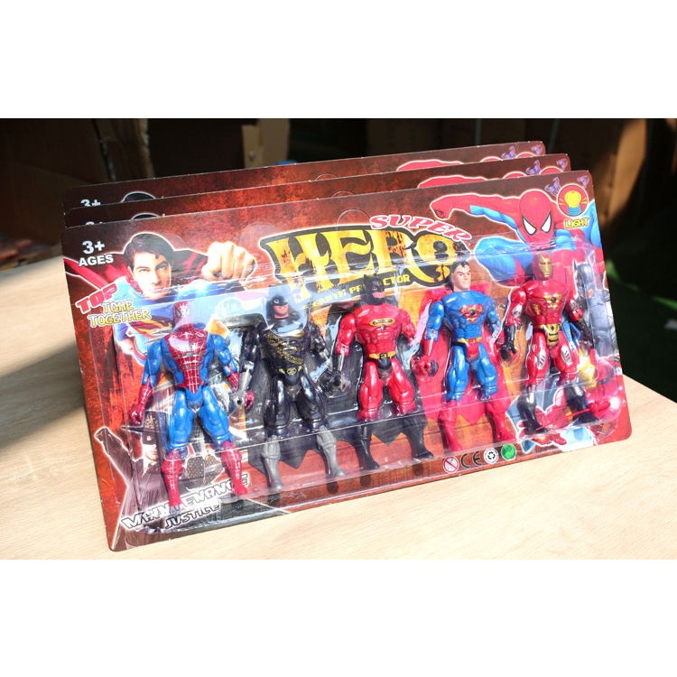 Vỉ đồ chơi siêu nhân - loại đẹp