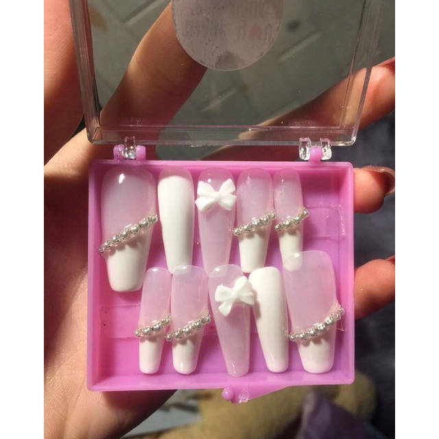 nailbox móng úp nơ thiết kế