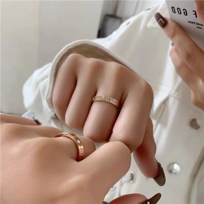 Nhẫn thép titan khắc số la mã 6-12 tùy chọn màu sắc