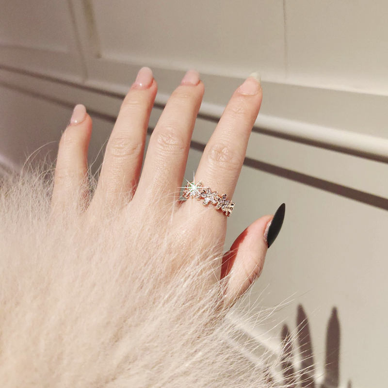 Nhẫn Thời Trang Đính Đá Zircon Cao Cấp Sang Trọng