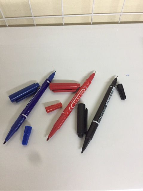 Bút lông dầu 2 đầu ghi thông tin lên túi trữ sữa