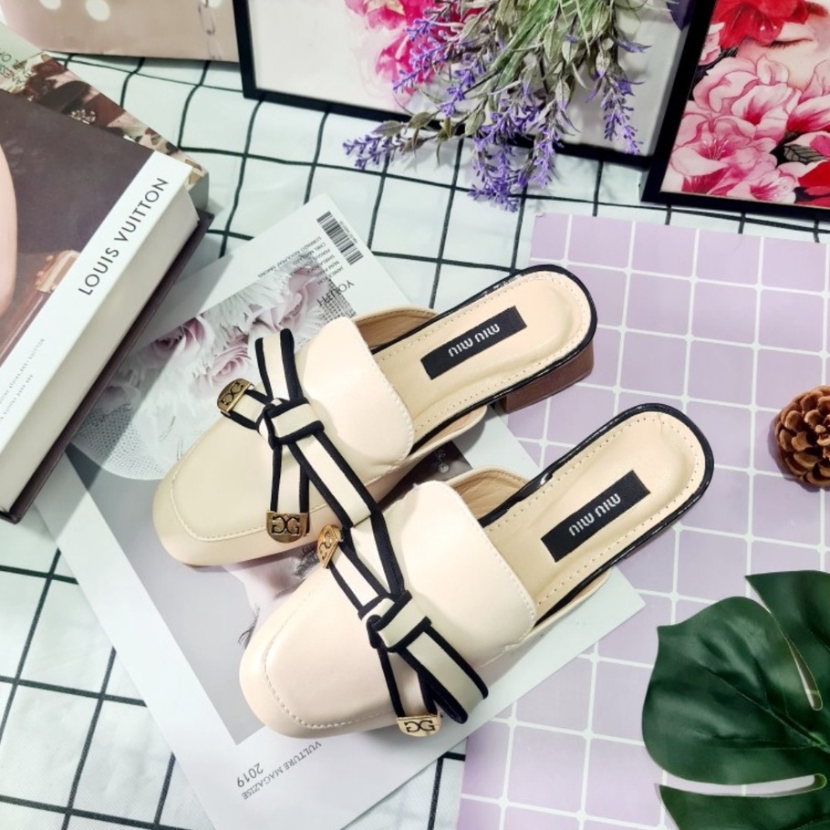 Giày Sục Nơ Mũi Tròn Gắn Khóa Xinh Bao Êm Chân Cao 3p suc_no_cc3p