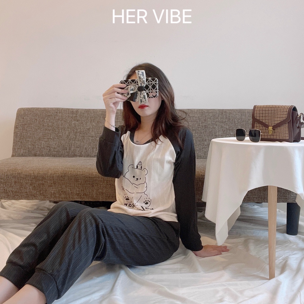 Bộ ngủ thu đông mẫu kẻ phối hình gấu dễ thương tay dài quần dài chất dày ấm Her Vibe | BigBuy360 - bigbuy360.vn