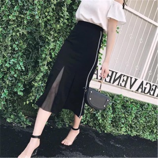 ÁO TRẮNG LỆCH VAI + CHÂN VÁY