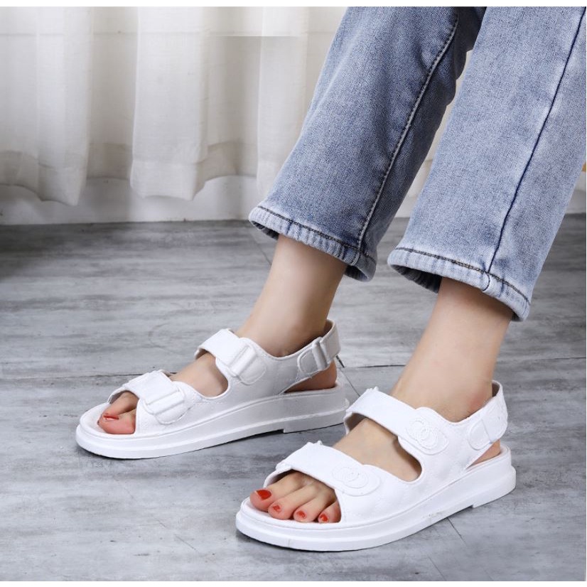 Sandal Nữ Gót Vuông Chất Liệu Cao Su Nguyên Khối Quai Liền