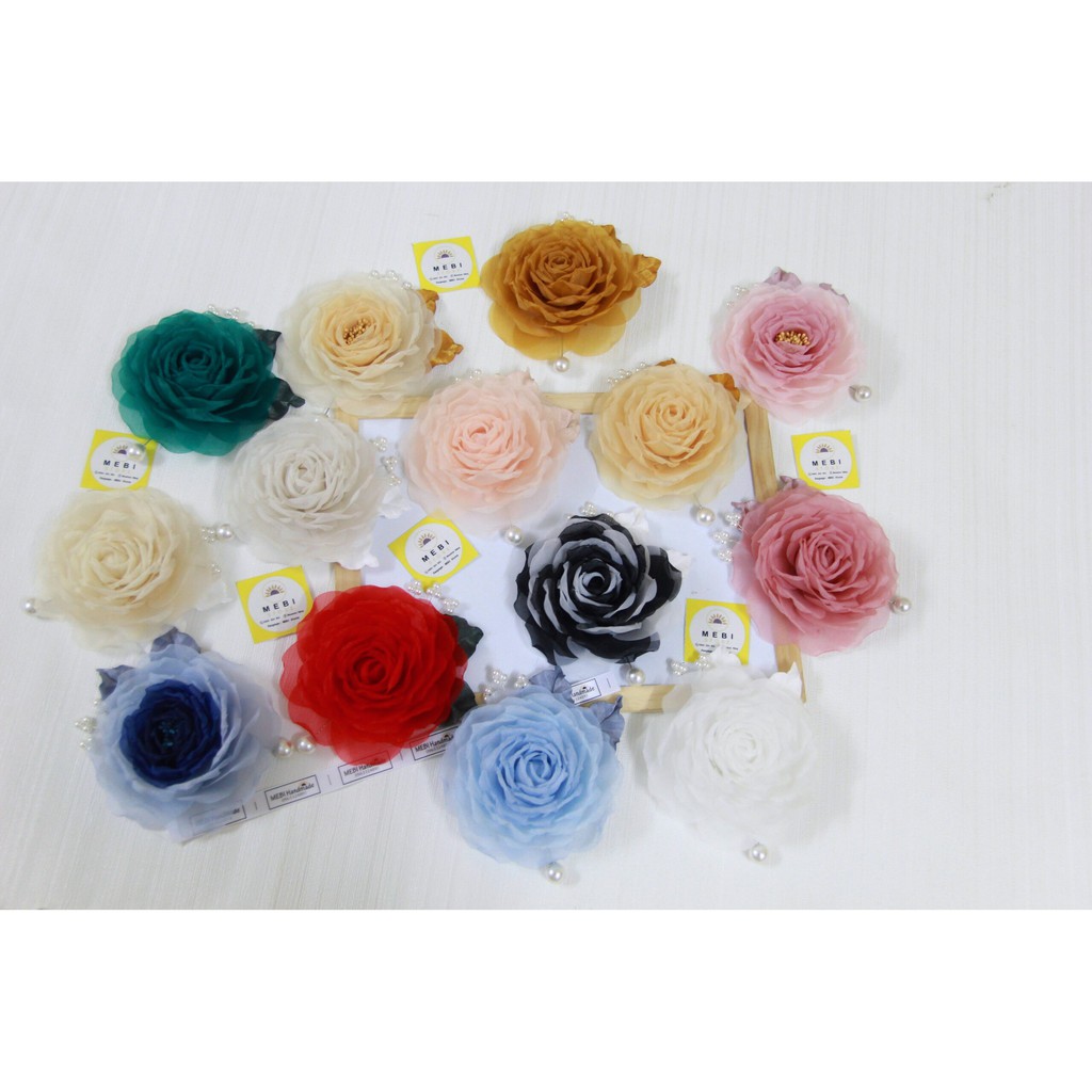 (Ảnh thật ) Hoa cài áo handmade mẫu hoa hồng voan mix lá gấm và hạt kết siêu sang, size đại 12cm no box (14 màu)