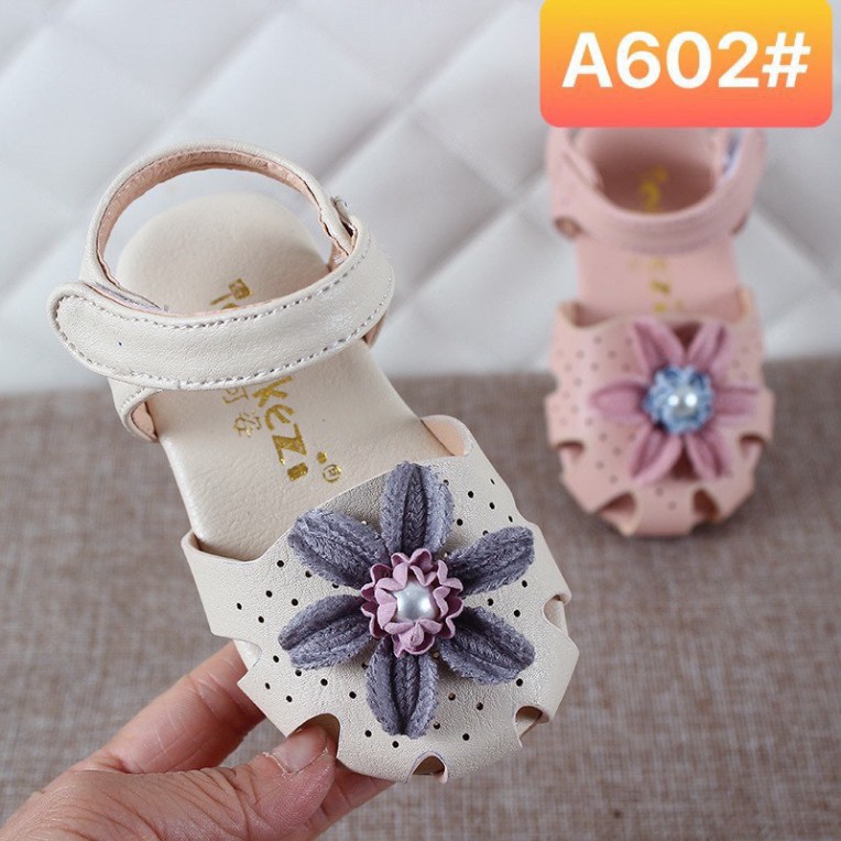 Sandal Tập Đi Cho Bé Đế Cao Su Cao Cấp Hai Màu Hồng Kem