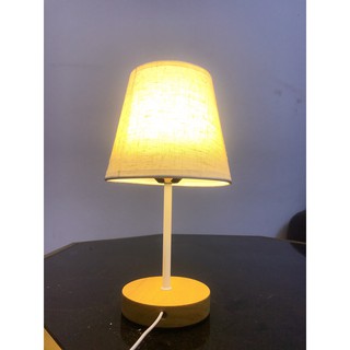- Đèn ngủ đế gỗ chao vải canvas