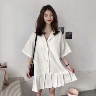 Đầm suông cổ vest đuôi xếp li