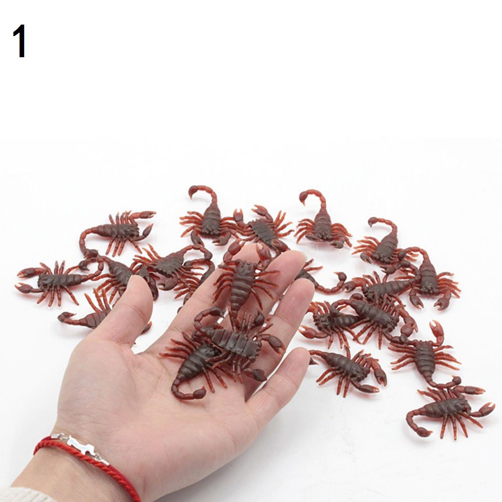 Mô hình con rết giả dùng để trang trí