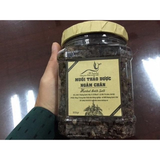 Muối thảo dược ngâm chân.