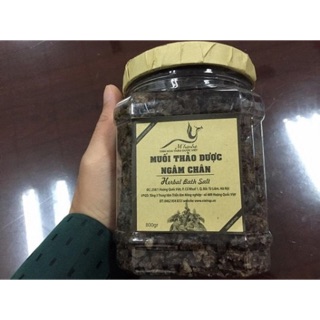 Muối thảo dược ngâm chân.