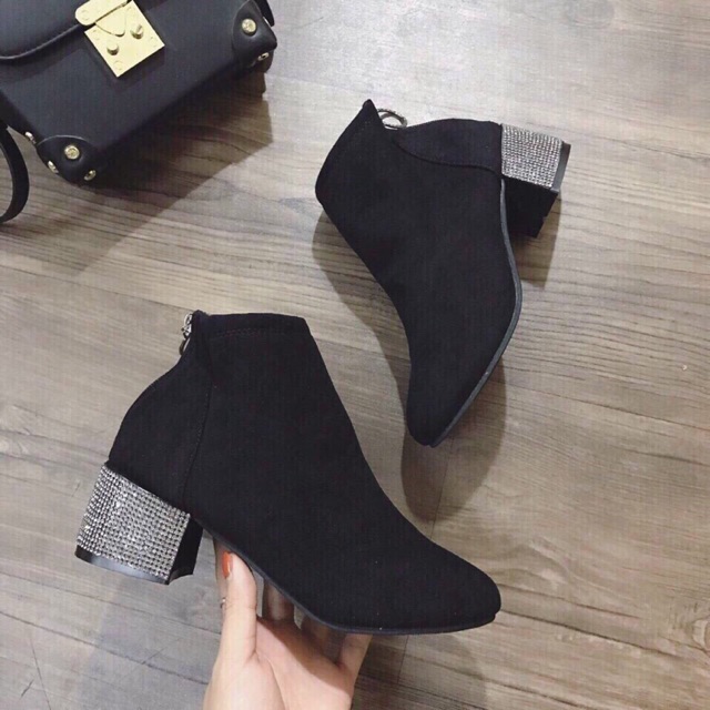 Boots nữ da lộn ngắn cổ gót 3p đính đá