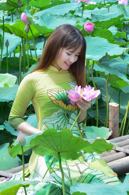 ÁO DÀI TRUYỀN THÔNG MÀU XANH LÁ MÁT MẮT-ẢNH THẬT 100%