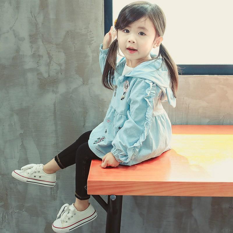 Áo khoác hoa có nón xinh xắn cho bé gái