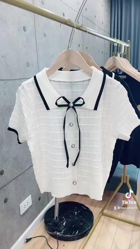 [L2M] Áo len nữ Montoghi dệt kim Quảng Châu KÈM NƠ NHỎ gân ô cổ bẻ phối viền cộc tay điệu đà | BigBuy360 - bigbuy360.vn