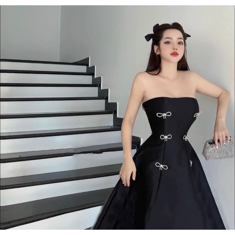 ĐẦM CÚP NGỰC ĐEN ĐÍNH NƠ
