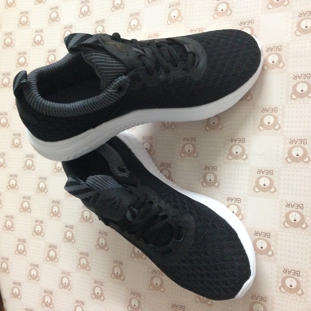 Giầy reebok nữ BS5500