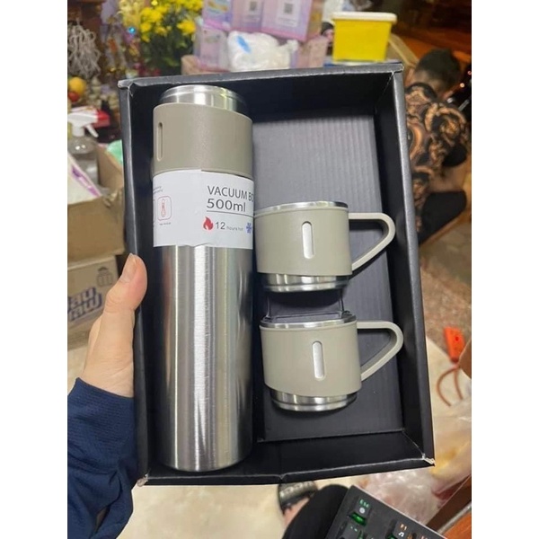 Bình giữ nhiệt inox tặng kèm 2 cốc dung tích 500ml