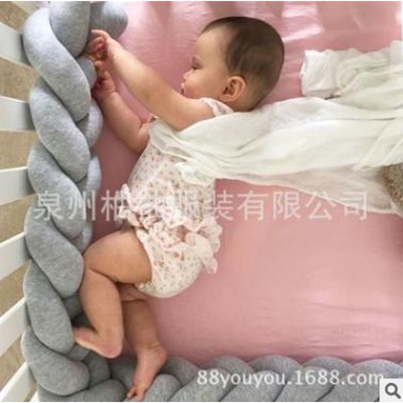 Gối Thắt Nút Mềm Mại Trang Trí Giường Cũi Em Bé