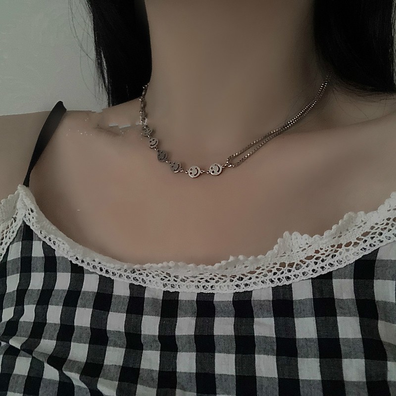 Vòng Tay Hình Mặt Cười Bằng Thép Titanium Kiểu Dáng Đơn Giản