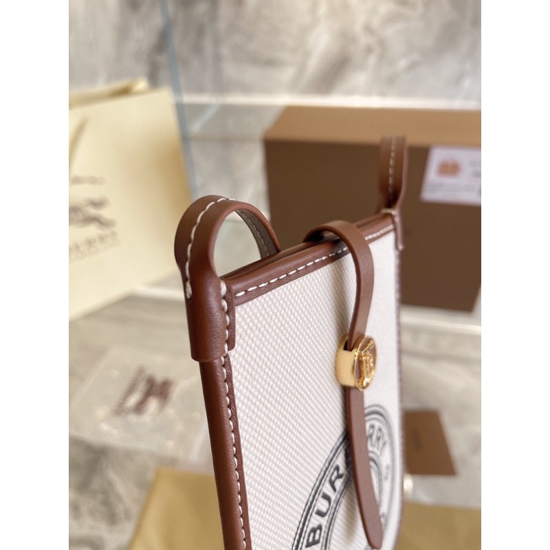 Túi đeo chéo Đây là mẫu couple dành cho cả nam và nữ burberry bbr