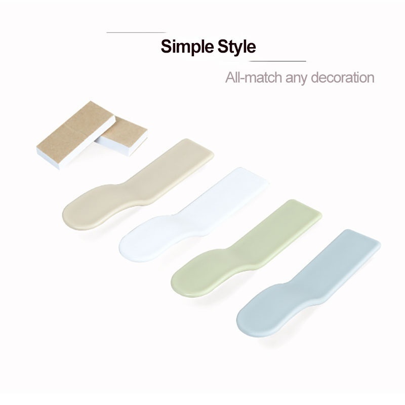 Miếng nhấc bệ ngồi bồn vệ sinh màu ngẫu nhiên