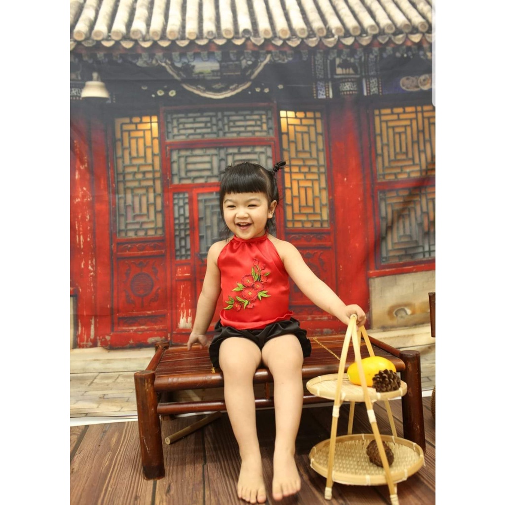 Yếm Đào ,Yếm lụa hoa thêu màu hồng cho bé gái từ 3-15kg