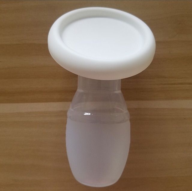 Phễu hứng sữa rảnh tay( silicon mềm bóp được)