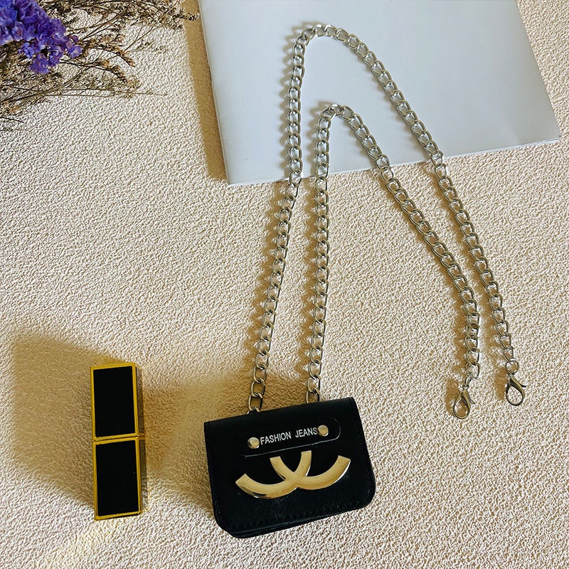 Túi Đeo Hông Mini Màu Đen Phối Dây Xích Kim Loại Phong Cách Chanel Thời Trang Cho Nữ