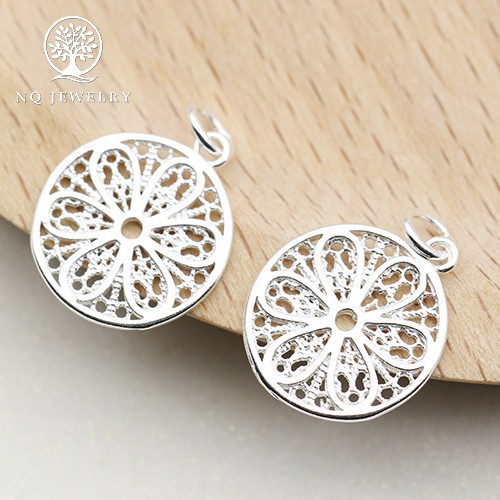 Charm bạc mặt tròn treo hình hoa - NQ Jewelry