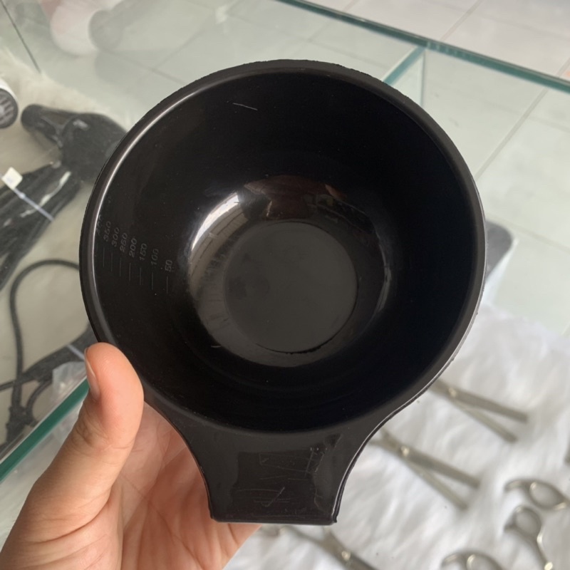 Chén đựng thuốc nhuộm bát pha hoá chất to 💥FREESHIP💥có vạch chia, nhựa PP màu đen dễ vệ sinh, có tay cầm, có vạch chia😍😍