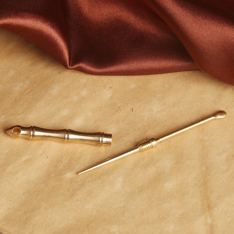 Cây Lấy Ráy Tai Kiêm Tăm Xỉa Răng Bằng Đồng Thau Có Móc Treo