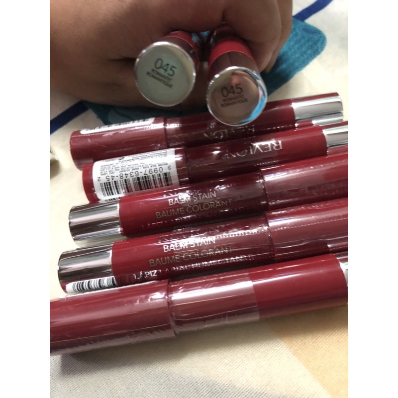 Son bút chì Revlon Colorburst Balm Stain Romantic