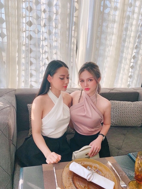 [Mã FAMAYWA giảm 10K đơn 50K] Áo Lụa Cổ Yếm | BigBuy360 - bigbuy360.vn