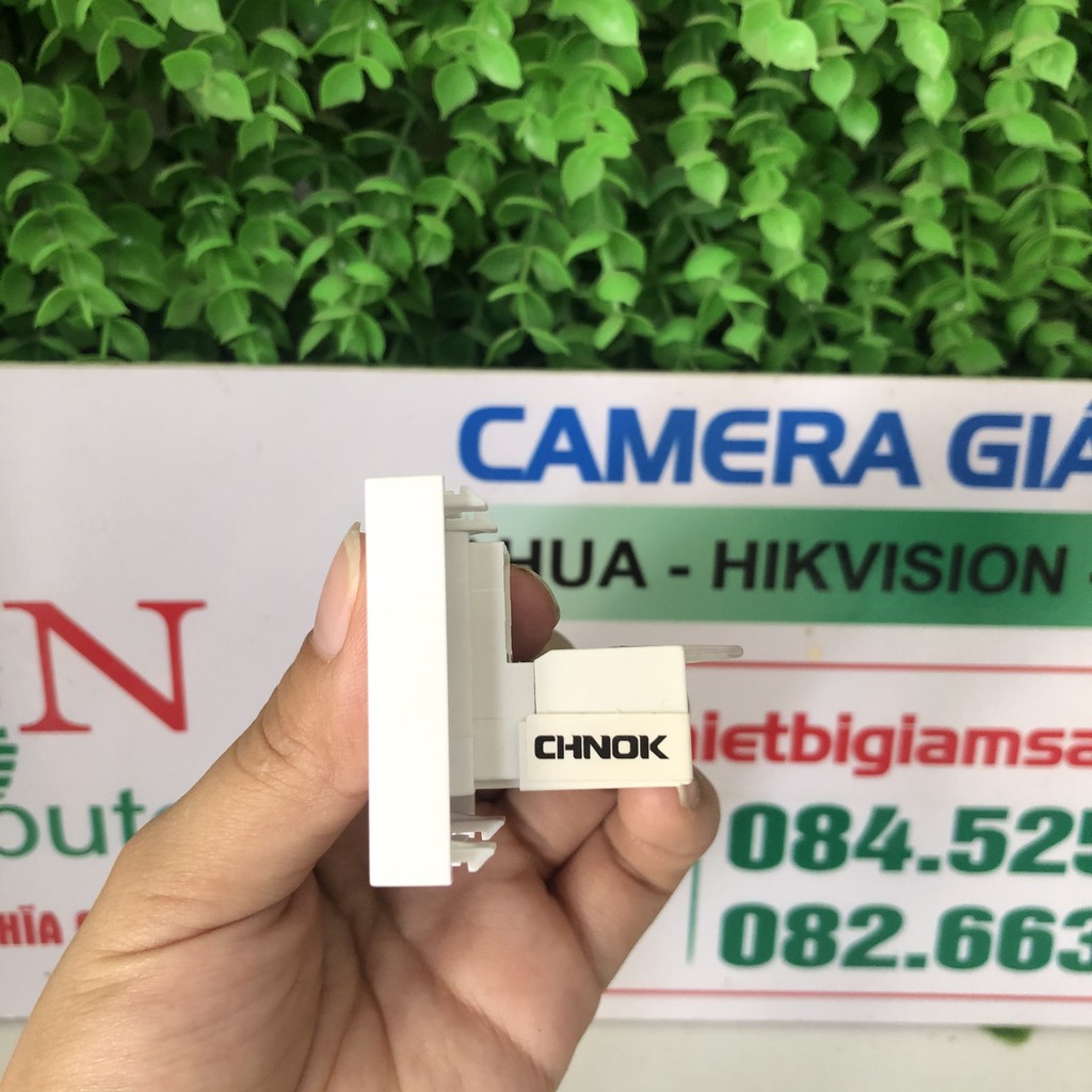 Thiết Bị Cắm Thoại RJ11 CHNOK Âm Tường