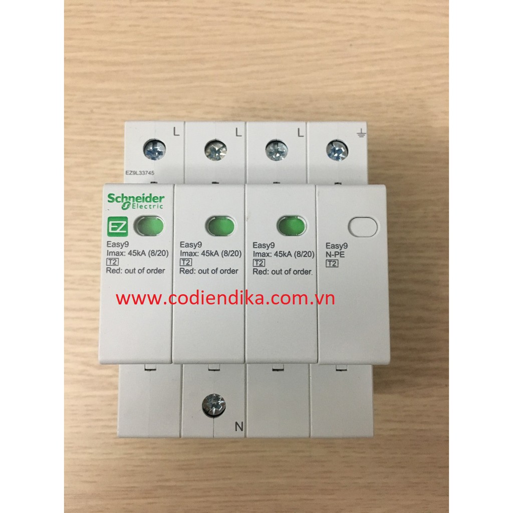 Chống sét lan truyền Schneider Easy9 SPD 3P+N EZ9L33745