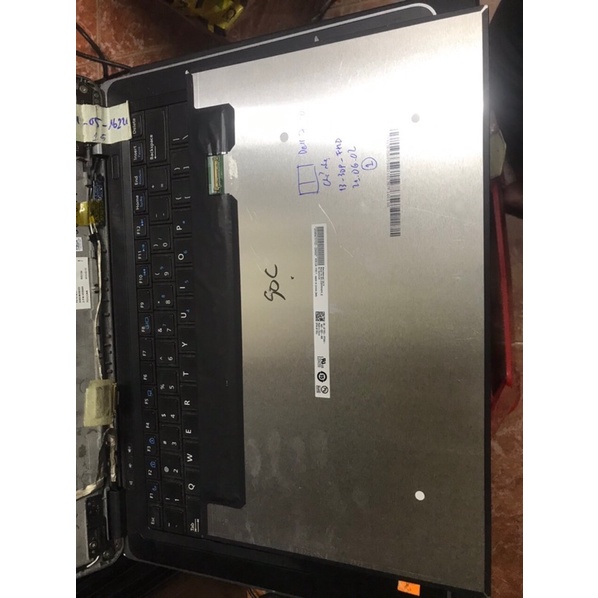 Màn laptop dell 7390 30pin sọc chỉ nhẹ