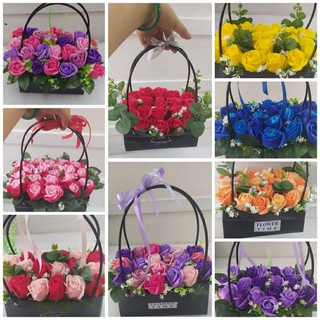 Lẵng hoa hồng sáp 5 màu dễ thương