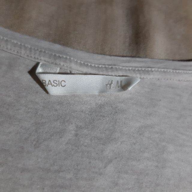 2hand basic áo thun cổ tròn  H 3 M