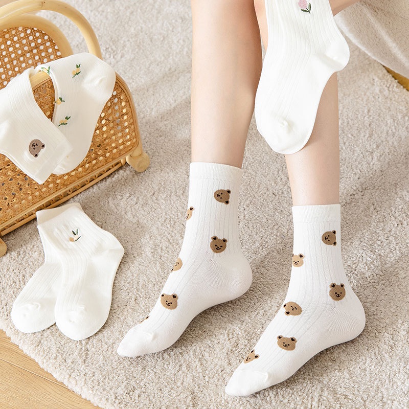 Vớ cotton Màu Trắng Thêu Họa Tiết Gấu Và Hoa Dễ Thương Phong Cách Nhật Bản Thời Trang Xuân Thu Cho Nữ