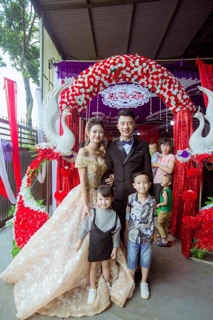 Đầm len cánh dơi bé gái