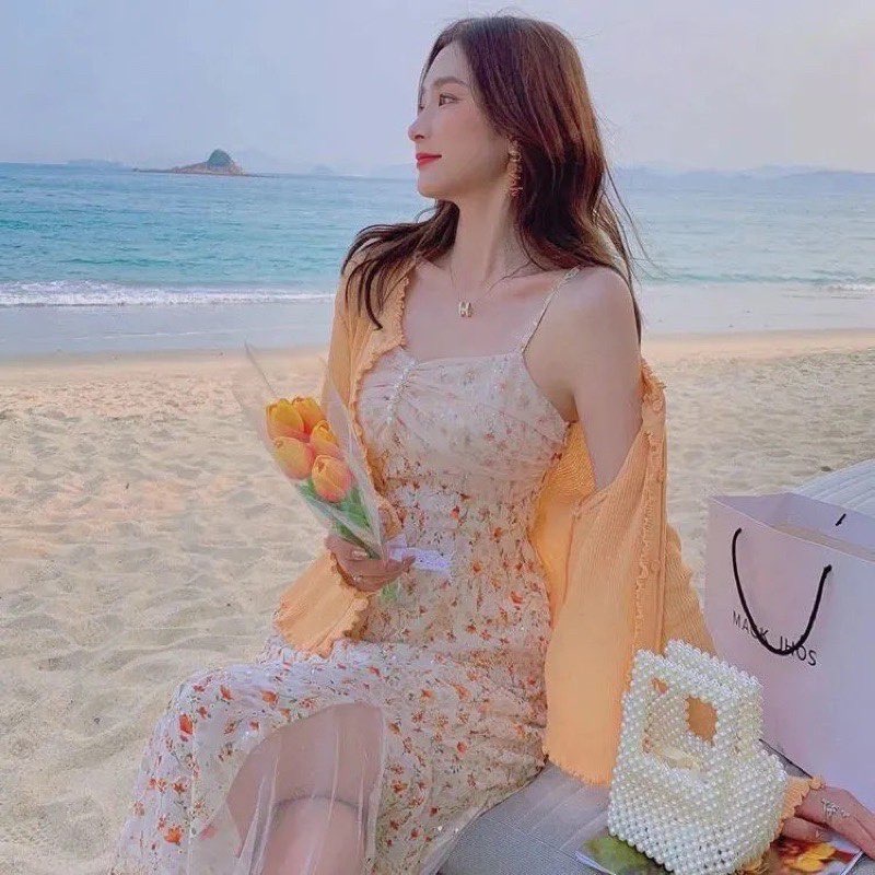 Váy hoa nhí dáng dài màu cam đào, phong cách nhẹ nhàng, tiểu thư phù hợp cho mùa Tết | BigBuy360 - bigbuy360.vn