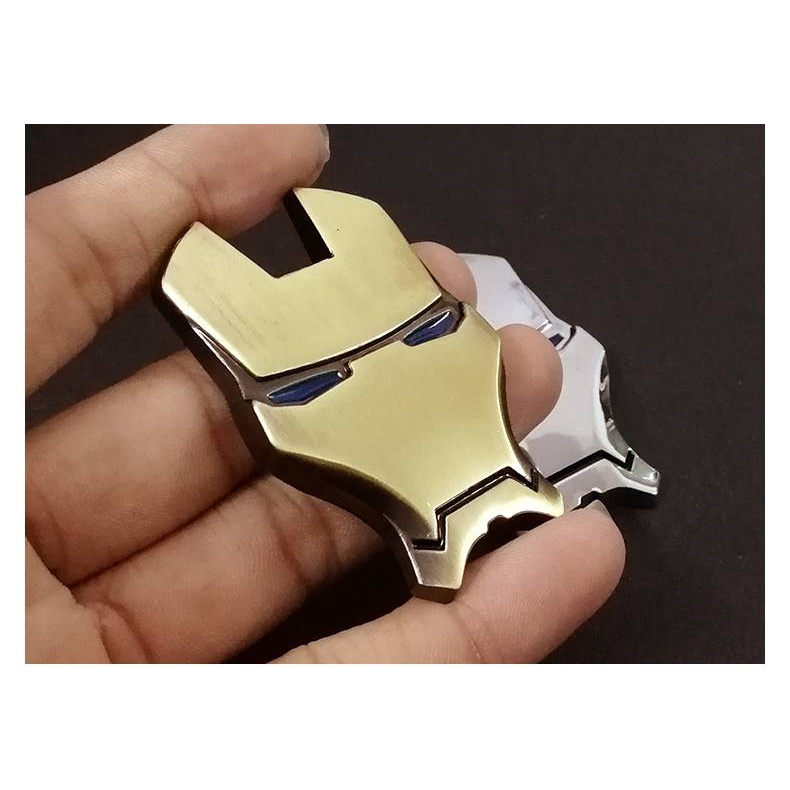 Logo dán trang trí xe hơi hình iron man 3d bằng kim loại