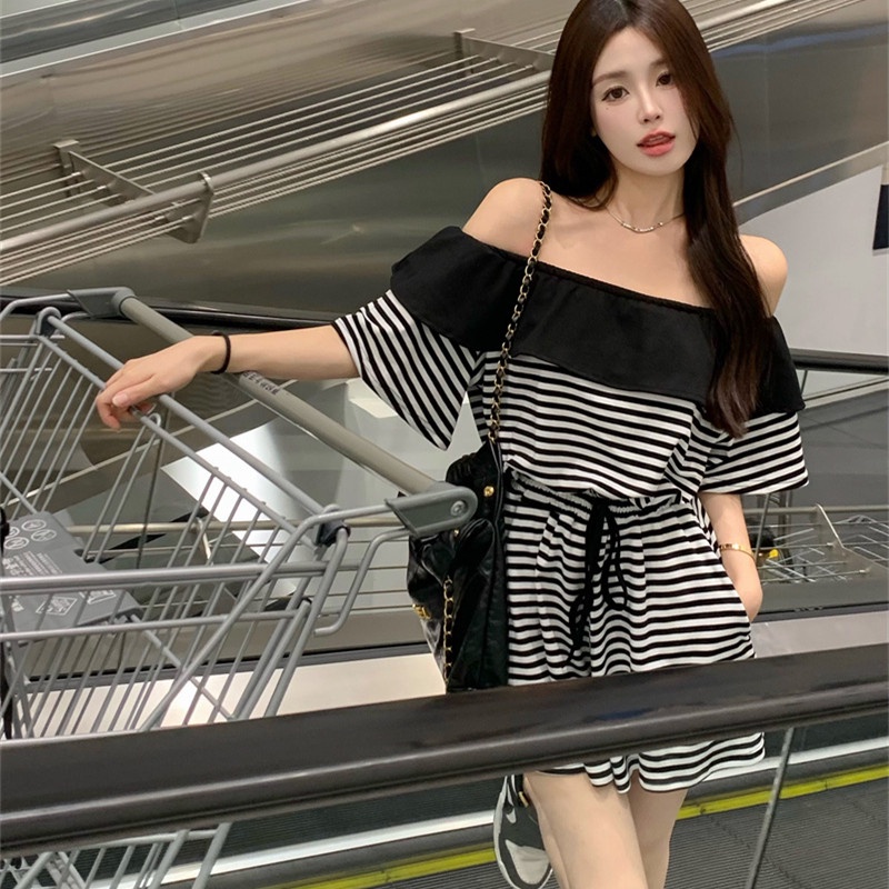 Jumpsuit Dáng Rộng Hoạ Tiết Kẻ Sọc Thiết Kế Hợp Thời Trang Cho Phái Nữ